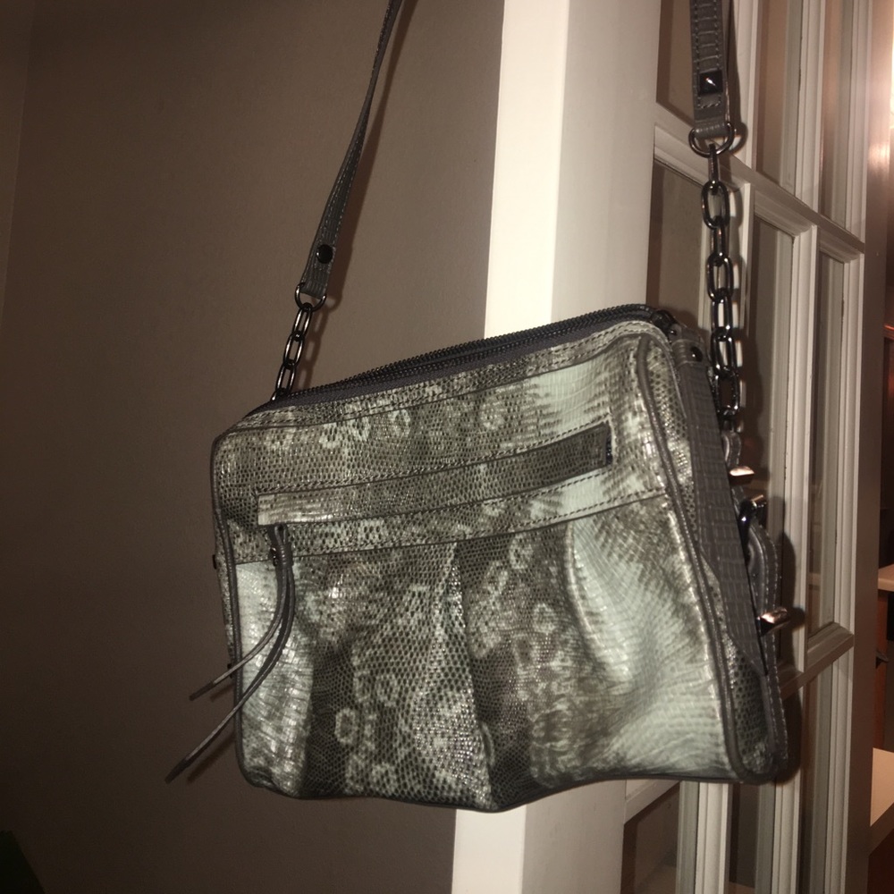 Like New Vera Wang Crossbody